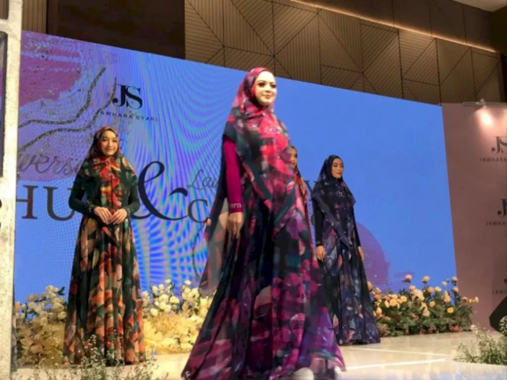 Fashion Show Jahwara Syari di Artotel Suites Mangkuluhur, Jakarta, Minggu (19/2/2023). (INDOZONE/Laila Rahmi Batubara)