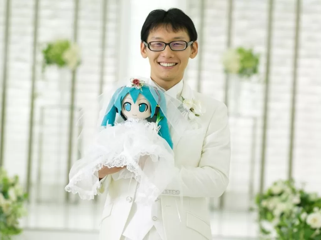Akihiko Kondo yang menikahi karakter Anime. (Instagram/@akihikokondosk)