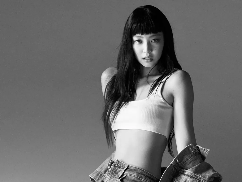 Jennie BLACKPINK Tampil Seksi dengan Pakaian Dalam Calvin Klein (Instagram/@jennierubyjane)