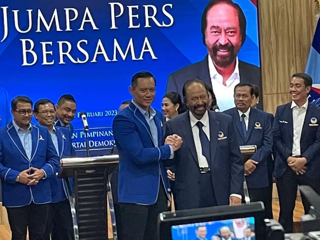 Ketua Umum Partai Demokrat Agus Harimurti Yudhoyono (kiri). (INDOZONE/Asep Bidin Rosidin)