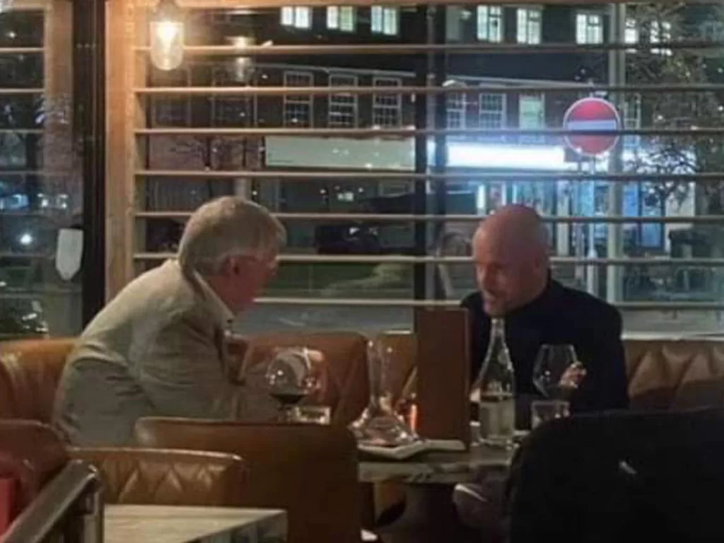 Sir Alex Ferguson bertemu dengan Erik ten Hag (Twitter/@utdreport)