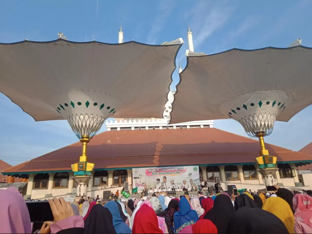 Masjid Agung Jawa Tengah atau yang sering disebut MAJT di Kota Semarang. (Zcreators/Novita Meilina Anggraini)
