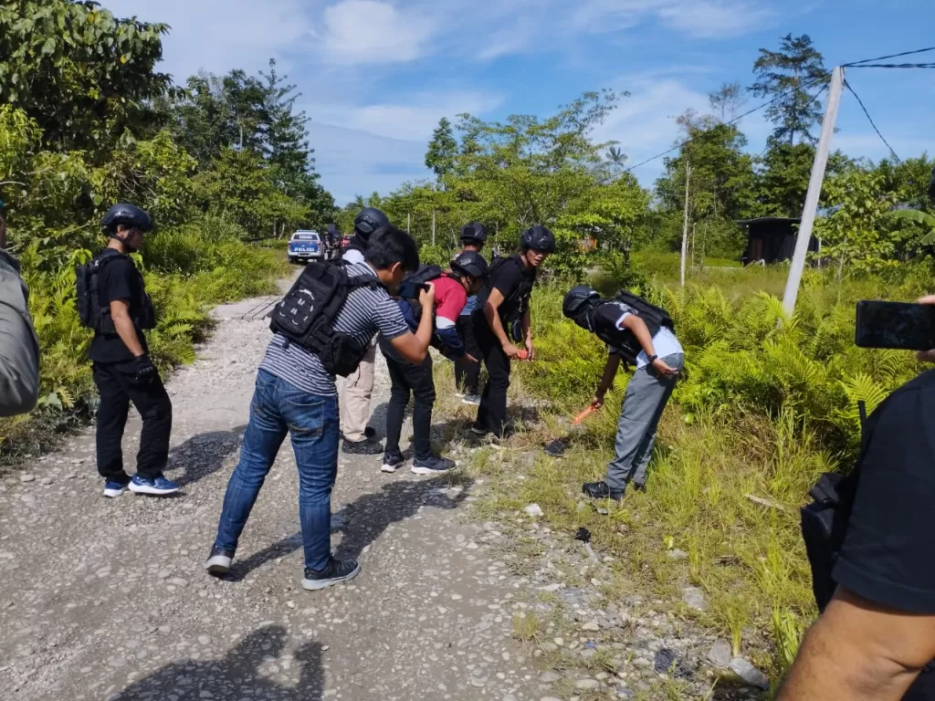 Olah TKP 4 prajurit TNI ditembak KKB di Yahukimo, Papua (Dok. Polda Papua)