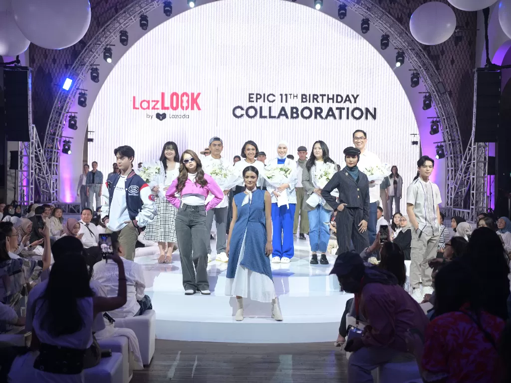 Lazada LazLook Fashion Show menyambut ulang tahun ke-11 di kawasan SCBD, Jakarta Pusat, Kamis, (2/3/2023) (Dok. Lazada)