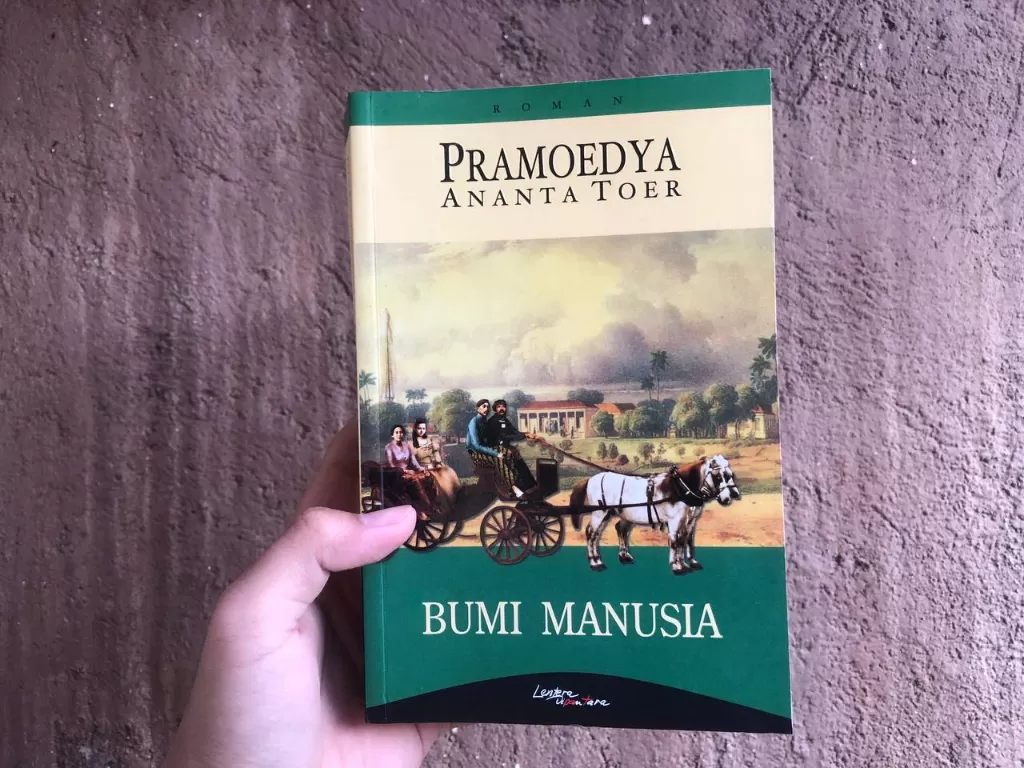 Potret Novel 'Bumi Manusia' karya Pramoedya Ananta Toer. (Z Creator/Rizky Mardiyansyah Aries)