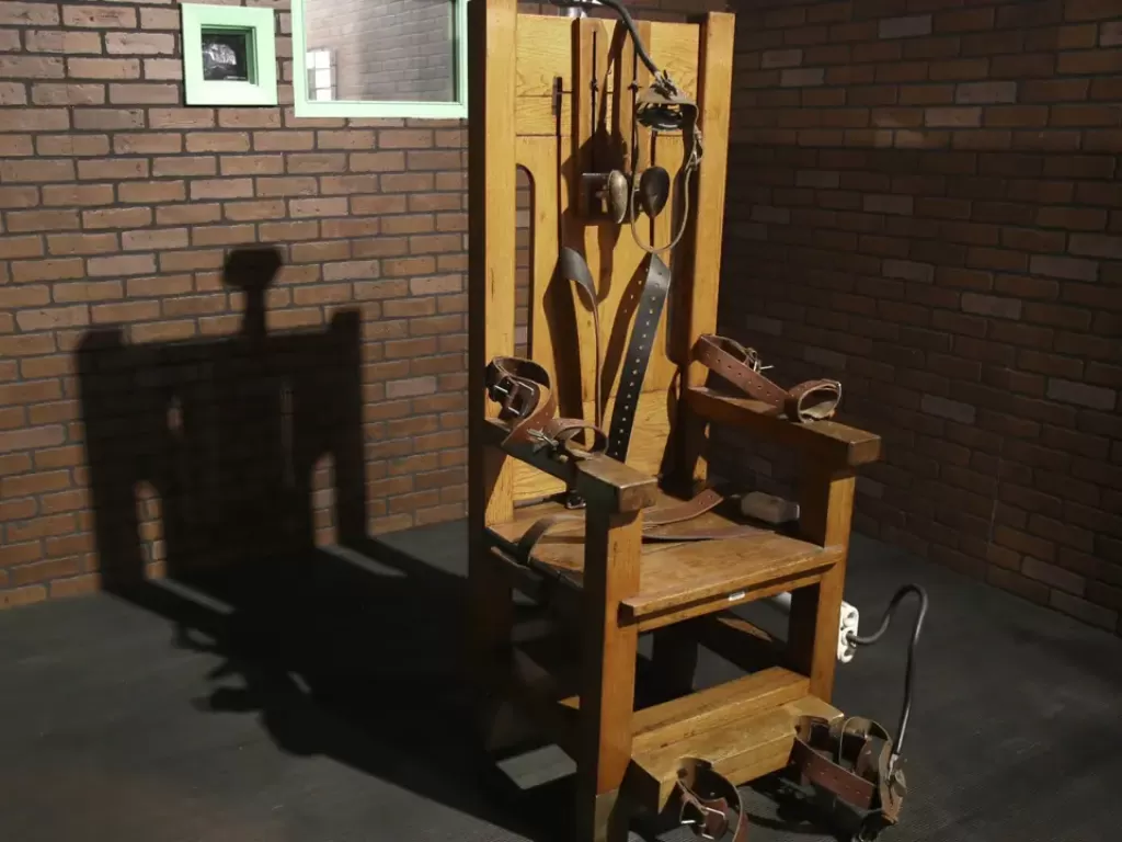 Ilustrasi kursi listrik untuk hukuman mati (Huffington Post)