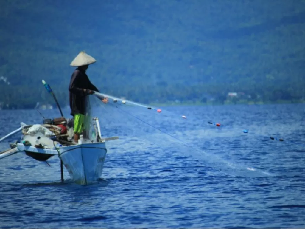 Ilustrasi nelayan sedang menangkap ikan. (Dok. KKP)