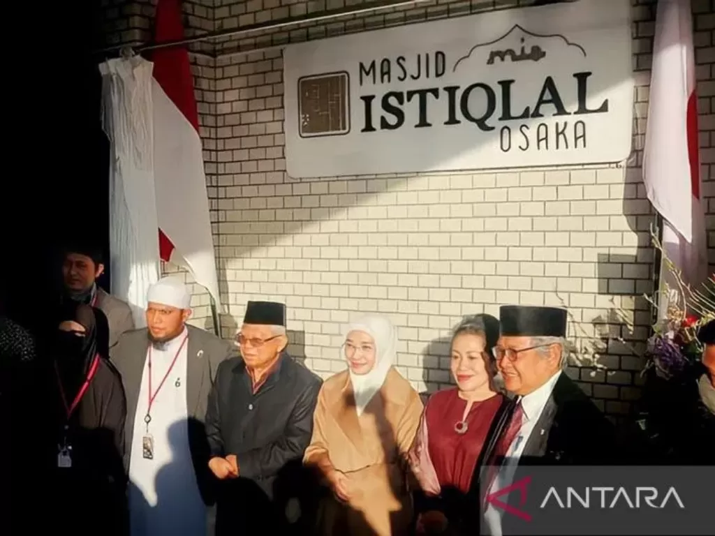 Wapres Ma'ruf Amin beserta istri Wury Estu Handyani resmikan Masjid Istiqlal Osaka di Jepang (ANTARA/Rangga Pandu Asmara Jingga)