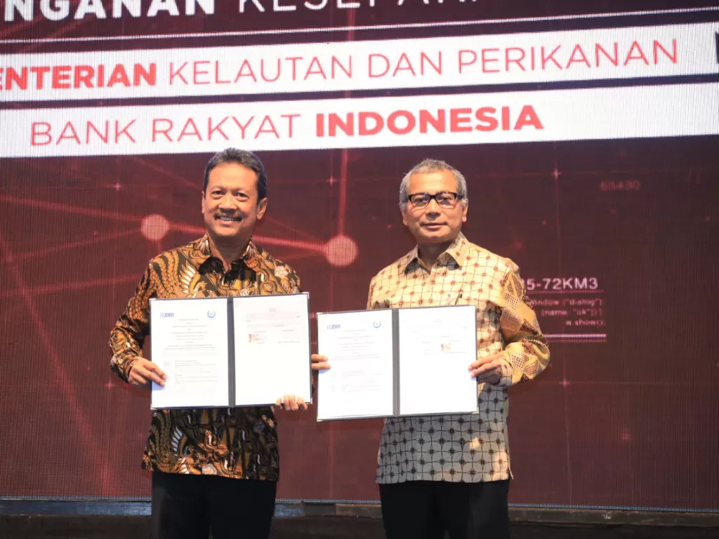 Menteri Kelautan & Perikanan RI Sakti Wahyu Trenggono dan Direktur Utama BRI Sunarso (Istimewa)