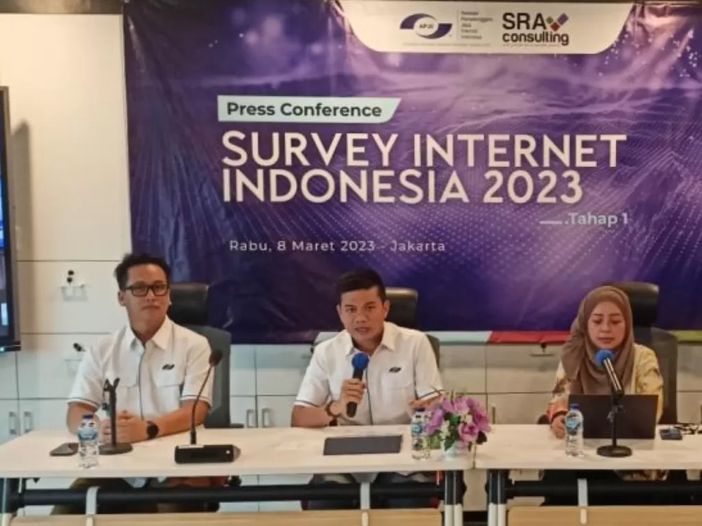 Pengguna internet di Indonesia mengalami peningkatan di tahun ini, berdasarkan survei APJII. (ANTARA/Fathur Rochman)