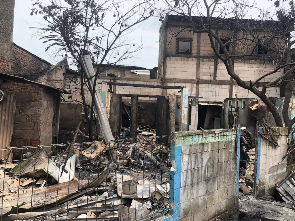 Rumah warga hangus dampak kebakaran Depo Pertamina Plumpang (INDOZONE/Samsudhuha Wildansyah)
