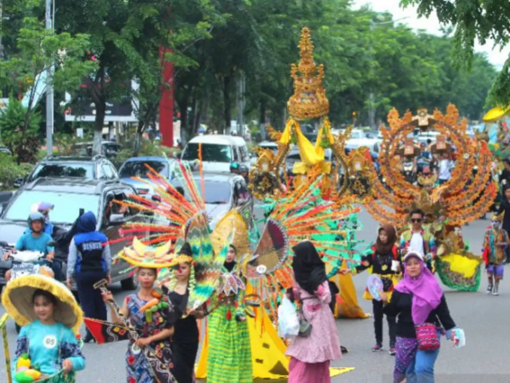 Banjarmasin Sasirangan Festival. (Antaranews Kalsel/Bayu Pratama S).