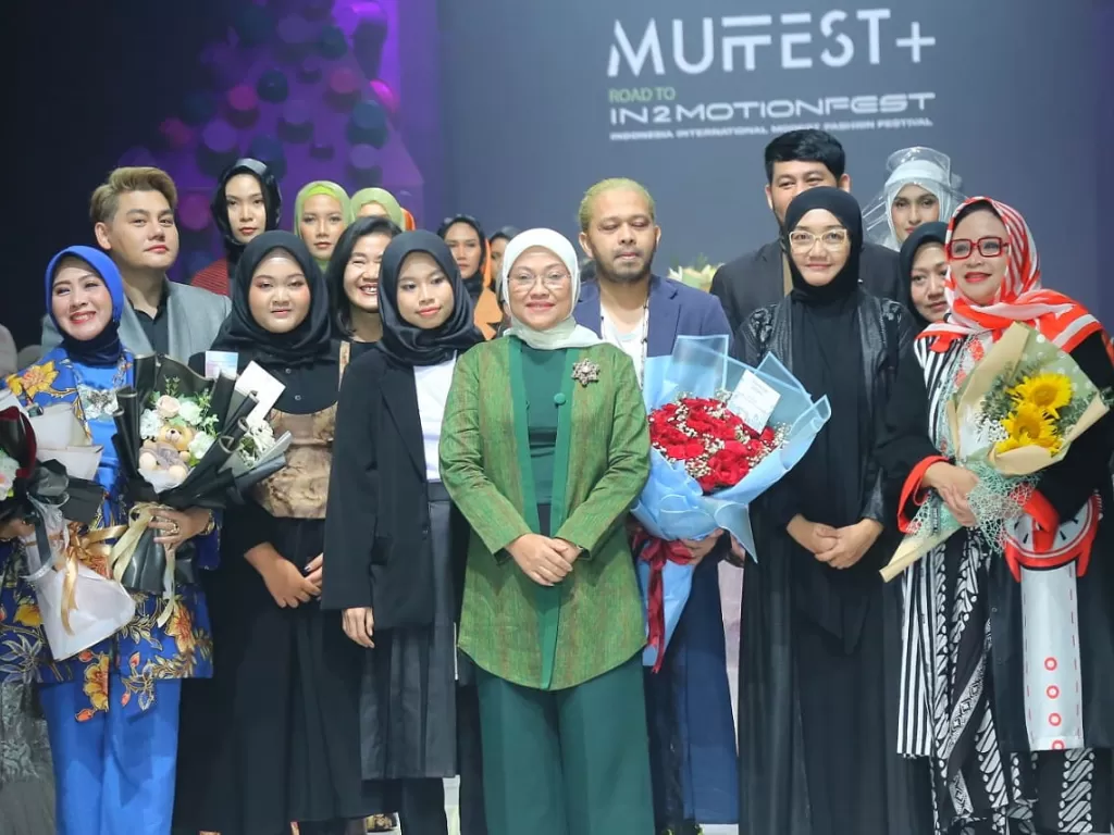 Menteri Ketenagakerjaan Ida Fauziyah. (Dok. Kemenaker) di Muslim Fashion Festival (MUFFEST+) tahun 2023 di Jakarta. (Dok. Kemenaker)