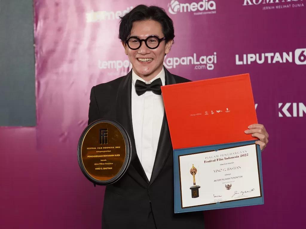 Vino G Bastian raih penghargaan Aktor Pilihan Terbaik di Festival Film Indonesia (FFI) 2022. (Dok. INDOZONE/M. Rio Fani)