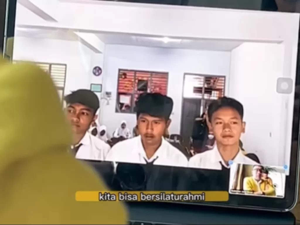 Siswa SMP yang viral karena konten patungan beli sepatu untuk teman sekelas. (Instagram/@ridwankamil)