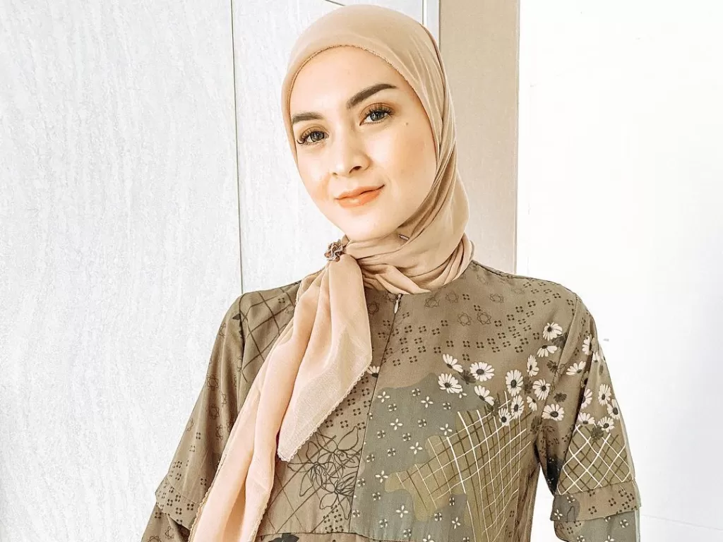 Pesinetron Donita curhat soal kegiatan selama Ramadhan. (Instagram/donitabhubiy)