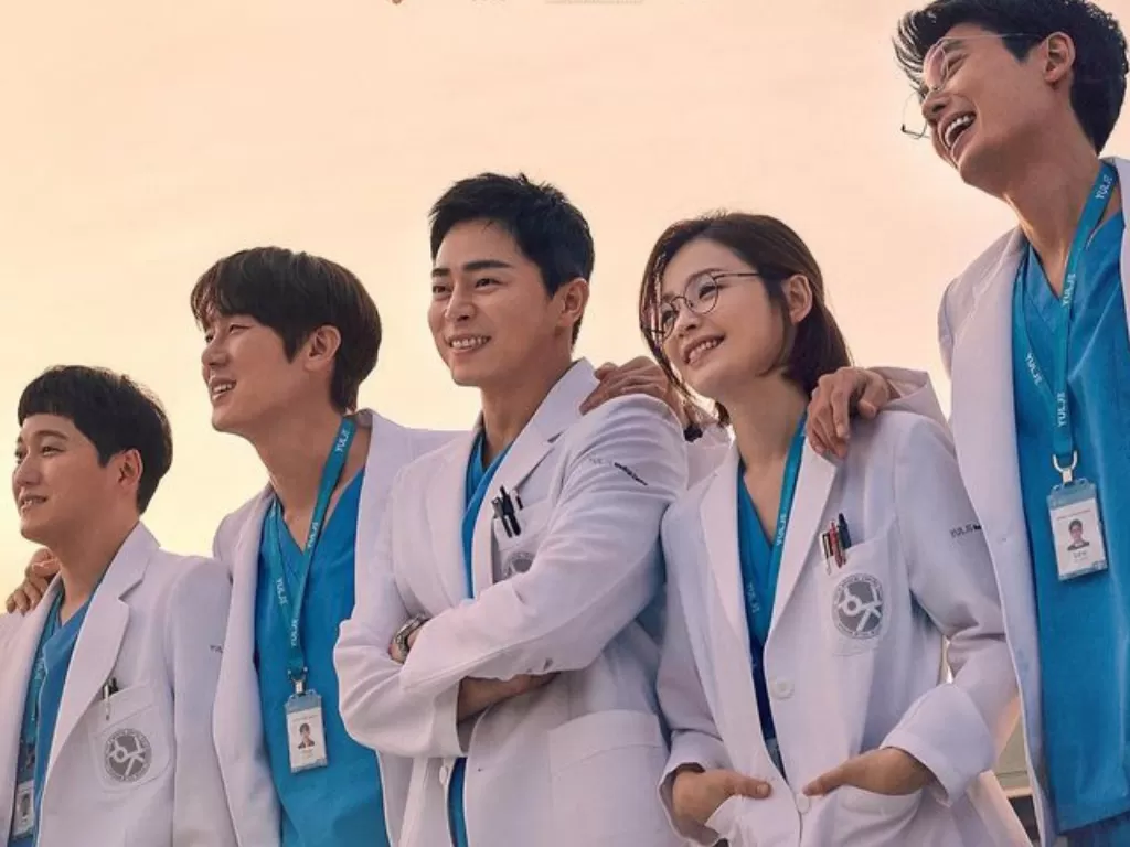 Drakor Hospital Playlist. (tvN)