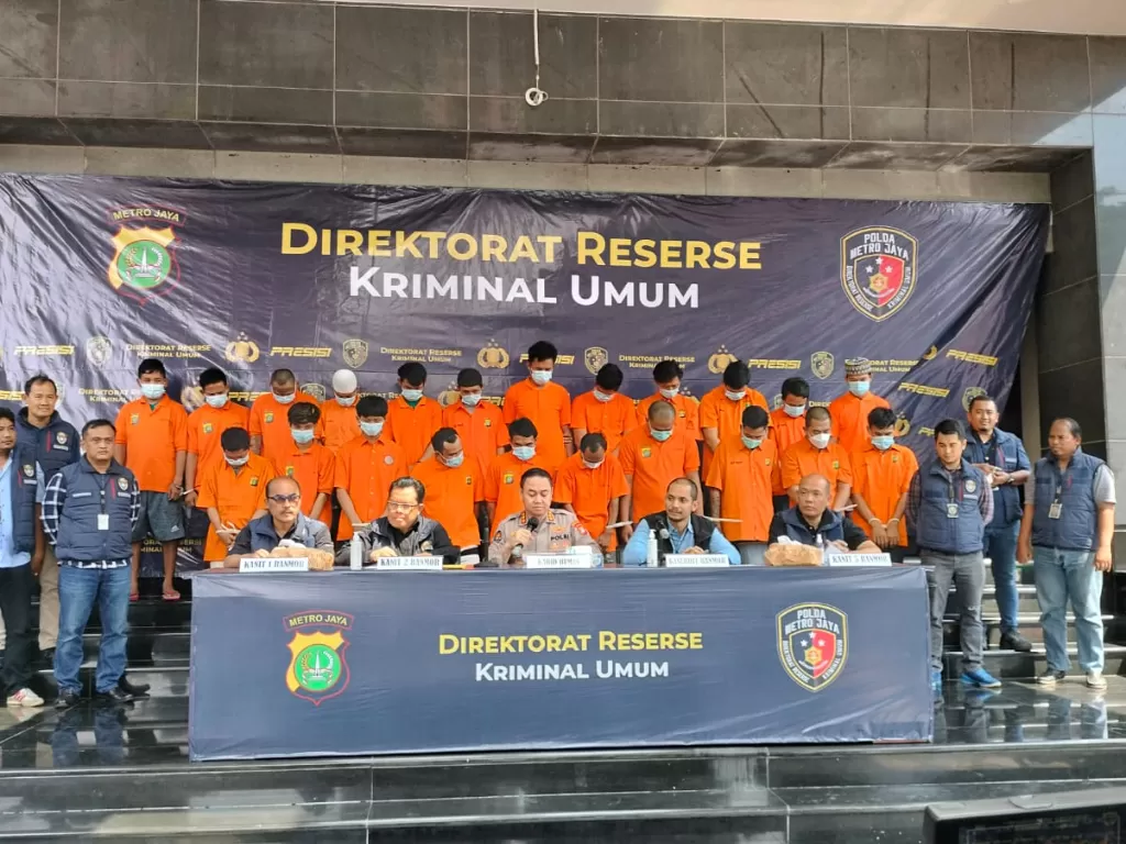 Konferensi pers penangkapan 25 pelaku kejahatan jalanan di ibu kota jelang bulan Ramadan di Mapolda Metro Jaya, Jakarta. (INDOZONE/Samsudhuha Wildansyah).