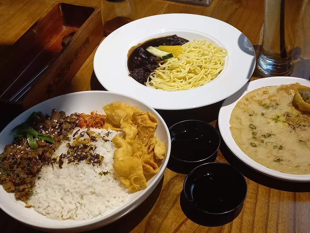 Penampakan Menu Makanan di Chingu Cafe (Z Creators/Diah Puspita Sari)