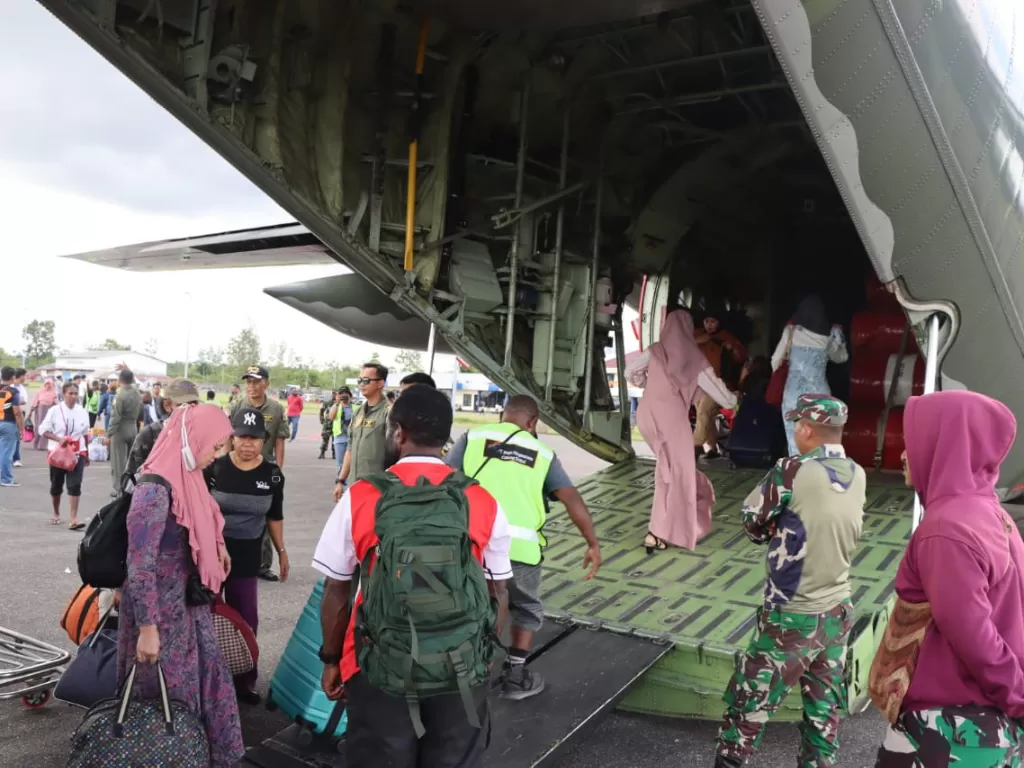 Buntut KKB ganggu penerbangan di Yahukimo, pesawat Hercules dikerahkan. (Dok. Polda Papua)..