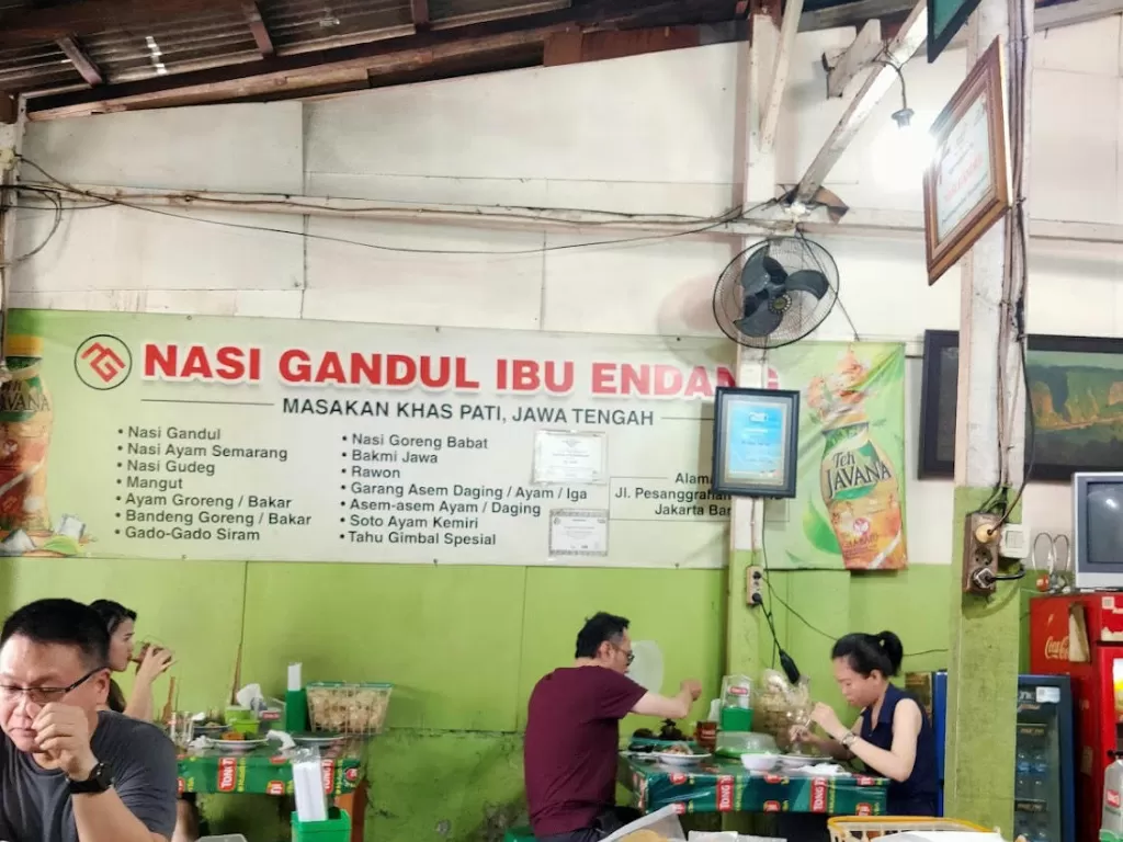 Warung Nasi Gandul Bu Endang di Jakarta Barat. (Z Creators/Dewi Rahmawati)
