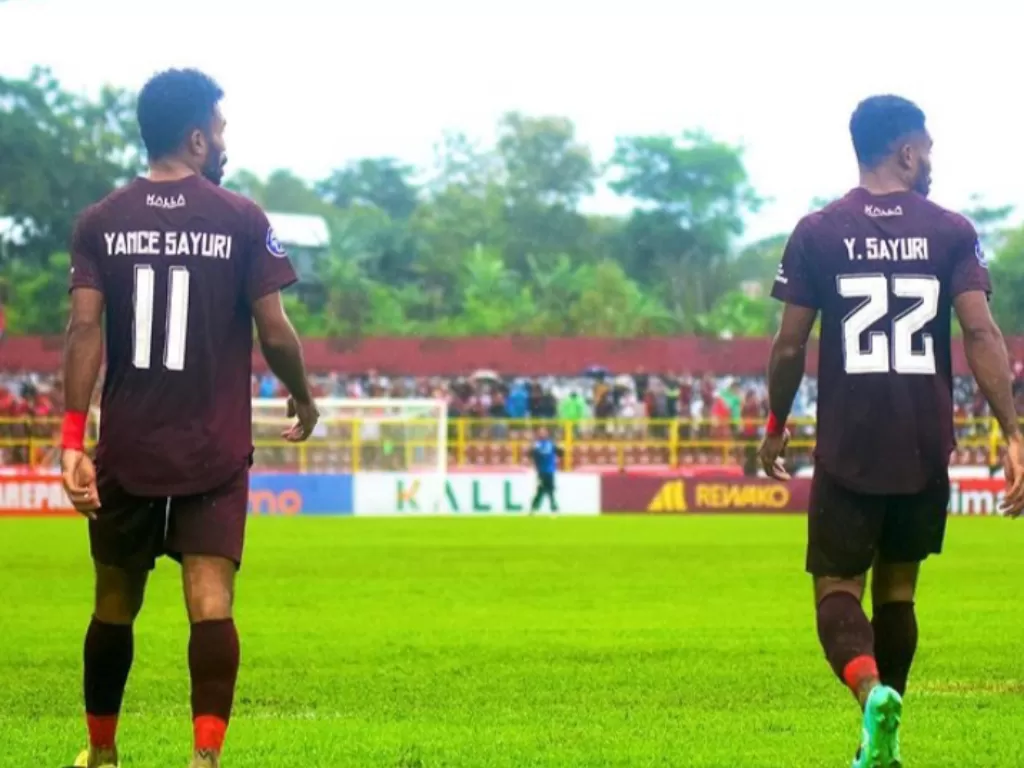Yakob Sayuri dan Yance Sayuri Berhasil Membawa PSM Makassar di Urutan 1 Papan Klasemen Sementara Liga 1 2022/2023 (Instagram/yansayuri11)