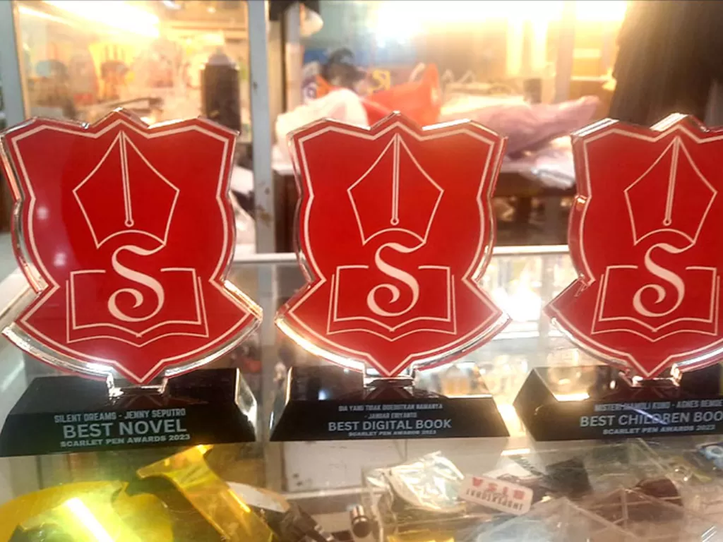 Piala Scarlet Pen Awards, penghargaan fiksi kriminal Indonesia. (Dok. Scarelet Pen Awards)