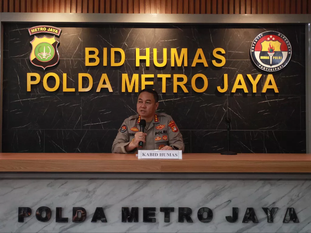 Kabid Humas Polda Metro Jaya Kombes Pol Trunoyudo Wisnu Andiko mengatakan pihaknya telah menyerahkan penanganan kasus pemalsuan putusan 9 hakim MK ke Bareskrim Polri. (ANTARA FOTO/Reno Esnir)