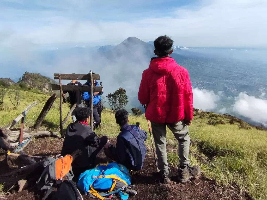 Mendaki Gunung Sumbing (Z Creators/Septian Aditya)
