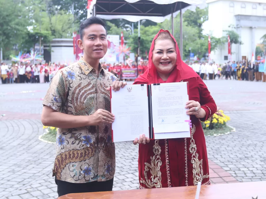 Mbak Ita dan Gibran Tanda Tangani MoU Pariwisata dan Budaya. (Dok Pemkot Semarang)
