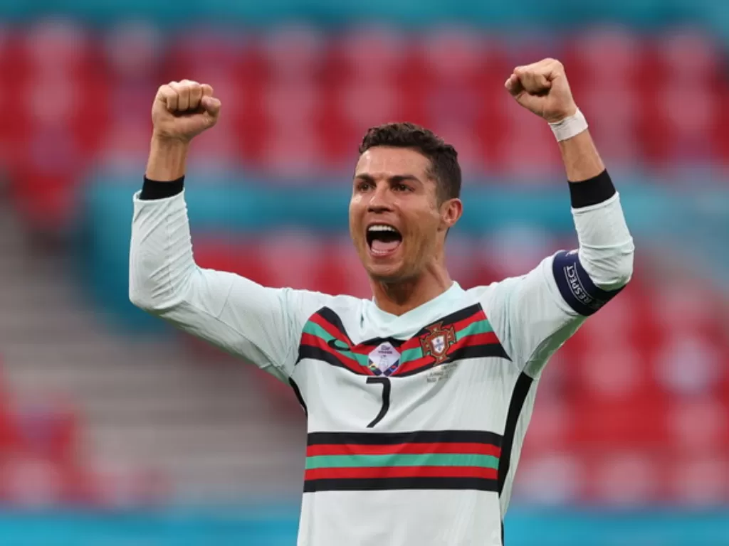 Cristiano Ronaldo saat memperkuat Timnas Portugal (REUTERS/Alex Pantling)