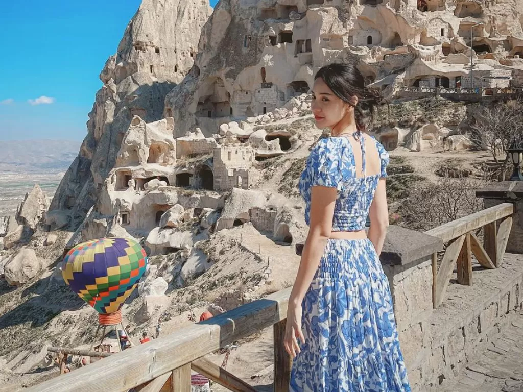 Penampilan Anya Geraldine di Cappadocia, Turki (Instagram/@anyageraldine)
