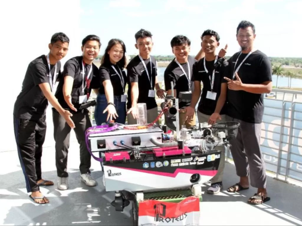 Mahasiswa ITS kembali menjadi juara dalam kompetisi robot kapal dunia bertajuk International Roboboat Competition (IRC) 2023. (Humas ITS)