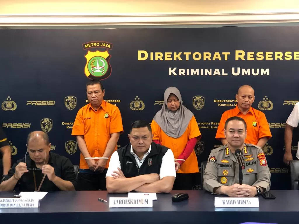 Konferensi pers Polda Metro Jaya terkait kasus penipuan travel umrah (INDOZONE/Samsudhuha Wildansyah)