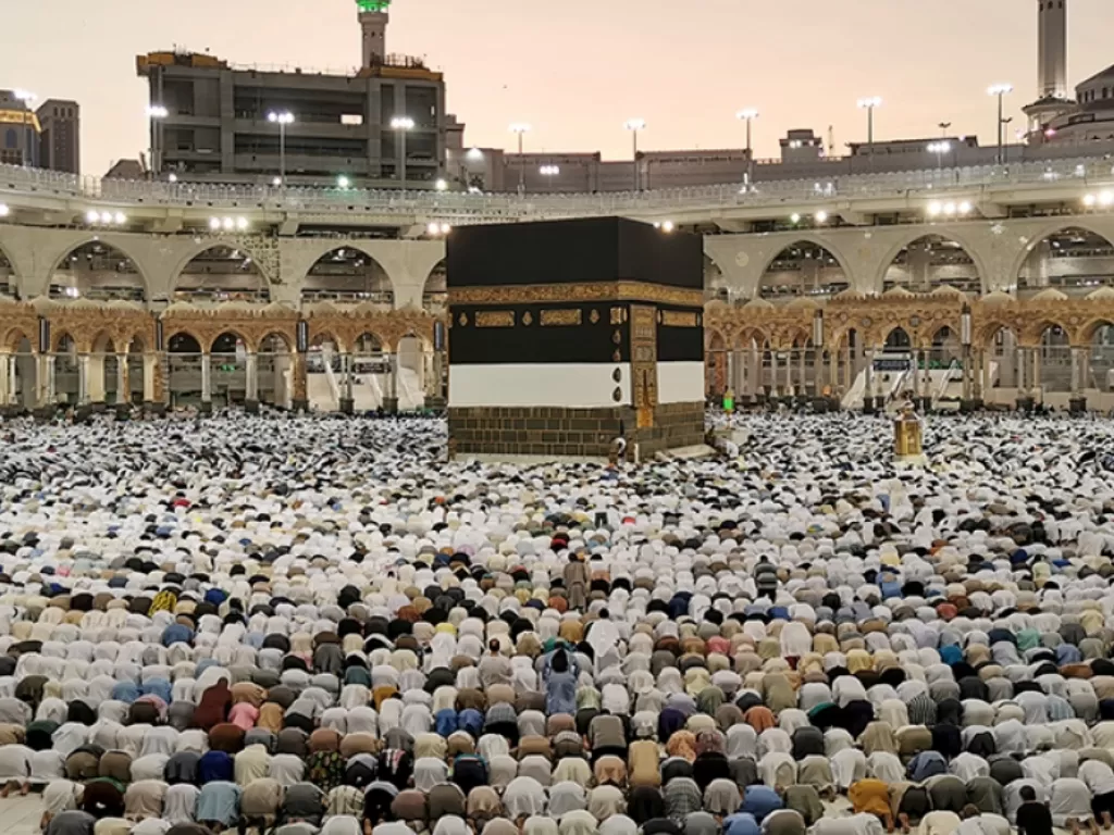 Ilustrasi pemeluk agama Islam sedang ibadah di tanah suci Mekkah. (REUTERS/Waleed Ali)