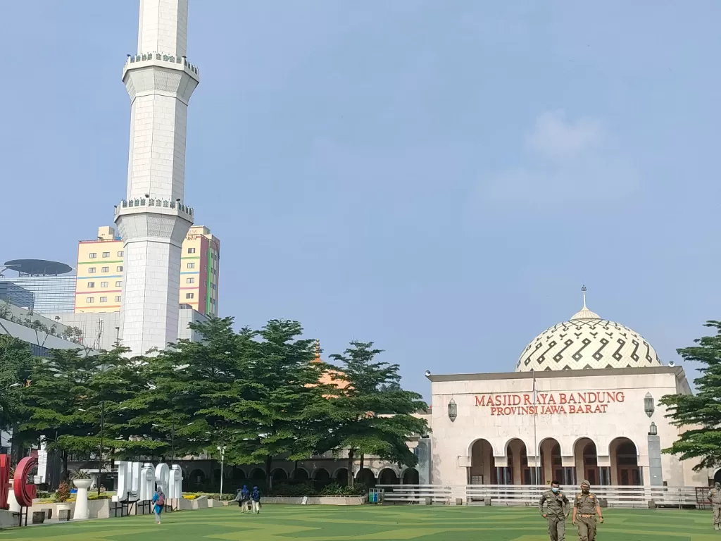 Masjid Agung Bandung (Z Creator/ Putra Ganesha)