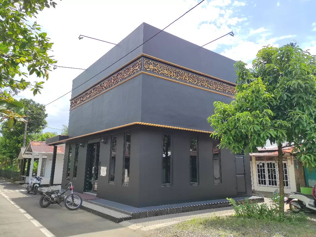 Masjid An Nur di Kabupaten Purbalingga unik karena bentuknya seperti Kabah (Z Creators/Rizqi Taufikul)