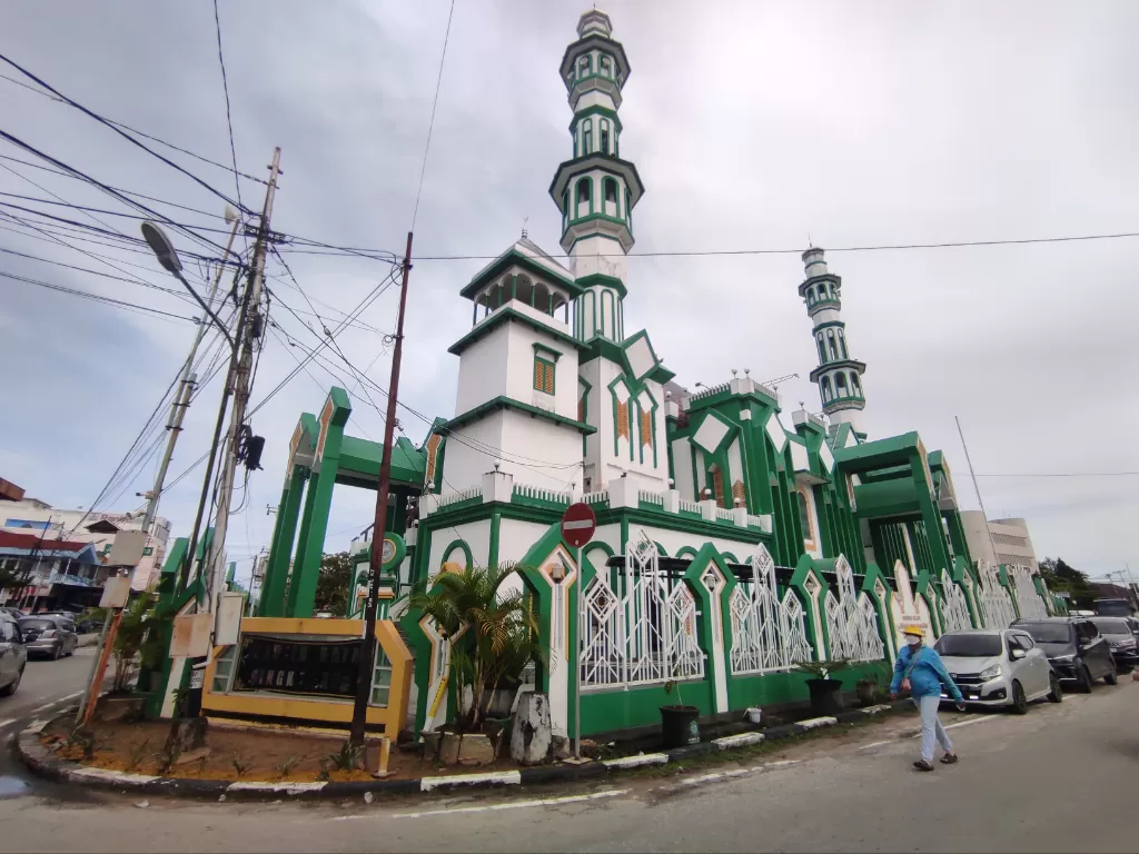 Masjid Raya Singkawang yang ikonik di Singkawang, Kalimantan Barat. (Z Creators/Taufiq Hippy)