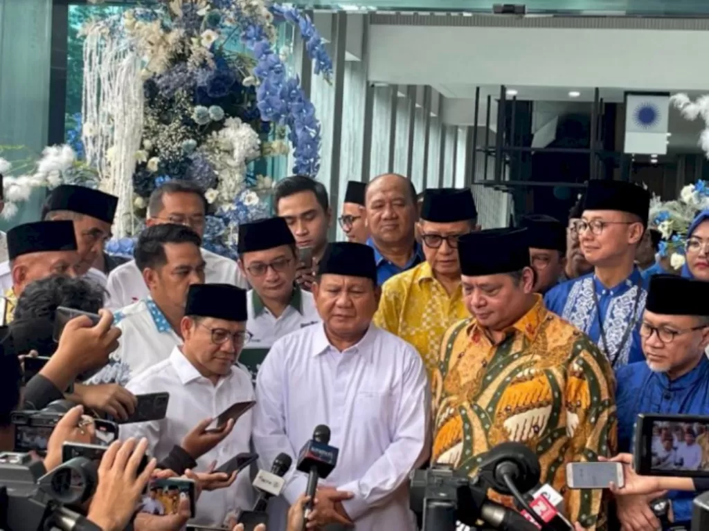 Ketua Umum Partai Gerindra Prabowo Subianto (tengah). (INDOZONE/Asep Bidin Rosidin)