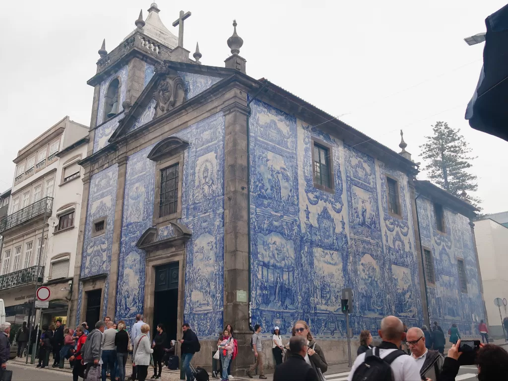 Capela das Almas, rekomendasi wisata arsitektur di Porto, Portugal. (Z Creators/Alan Munandar)