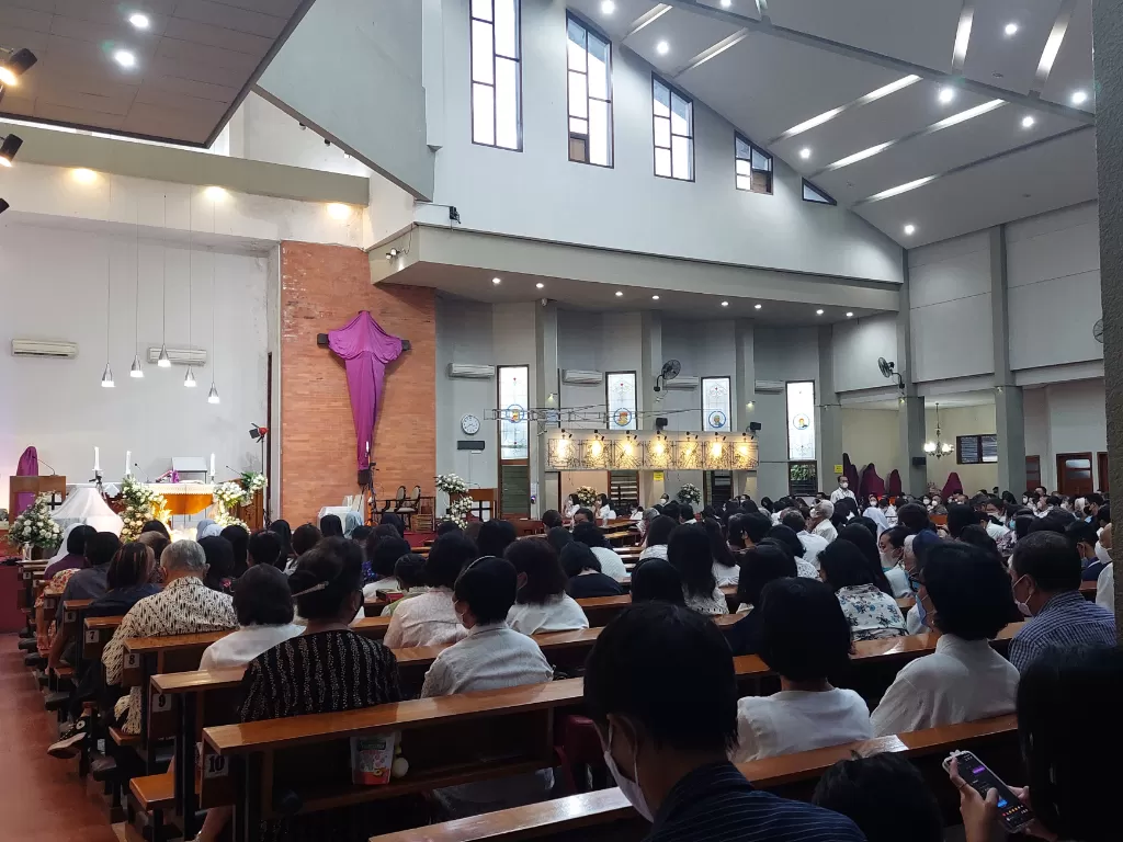 Misa Kamis Putih di Gereja Katolik paroki St Albertus de Trapani, Blimbing, Kota Malang. (Z Creators/Anggeli Shinta Novitasari)