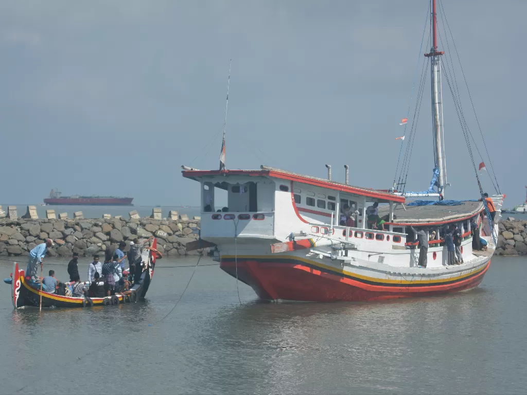 Kapal pengangkut kopra karam di dermaga kuala tungkal. (Foto ilustrasi kapal: ANTARA FOTO/Seno)