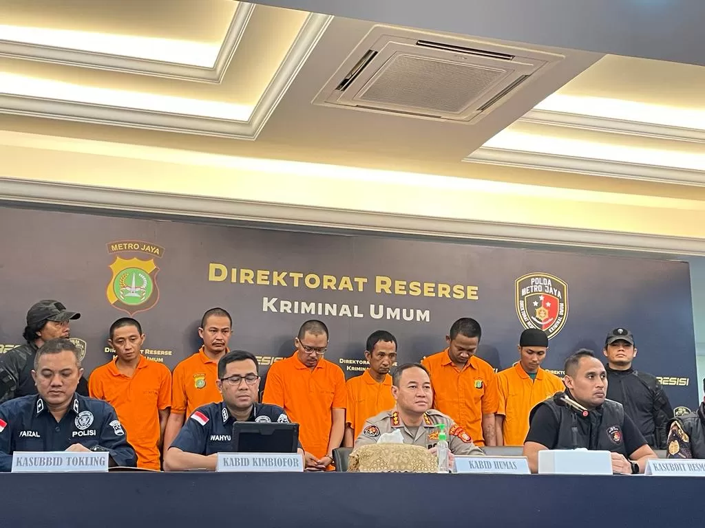 Konferensi pers kasus perampokan modus dicekoki kecubung di Polda Metro Jaya (INDOZONE/Samsudhuha Wildansyah)
