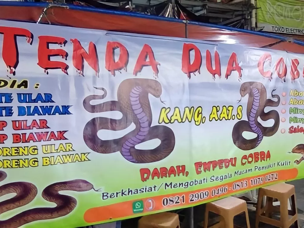 Tenda dua Cobra di Pasar Lama Tanggerang. (Z Creator/Asep Hermawan)