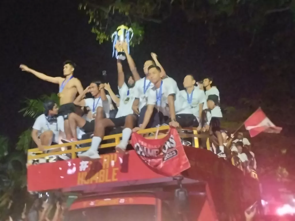 PSM Makassar Gelar Konvoi Juara Liga 1 di Kota Parepare. (Z Creators/Husnil)