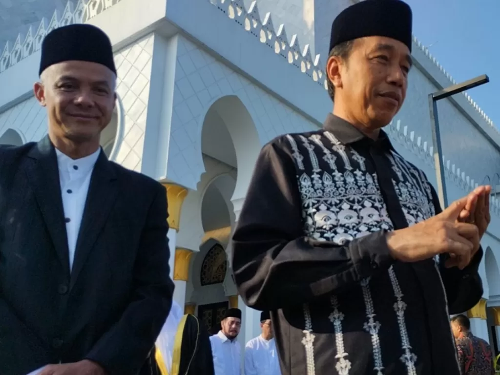 Presiden Jokowi dan Ganjar Pranowo di Masjid Raya Sheikh Zayed, Solo (Z Creators/Ari Welianto)