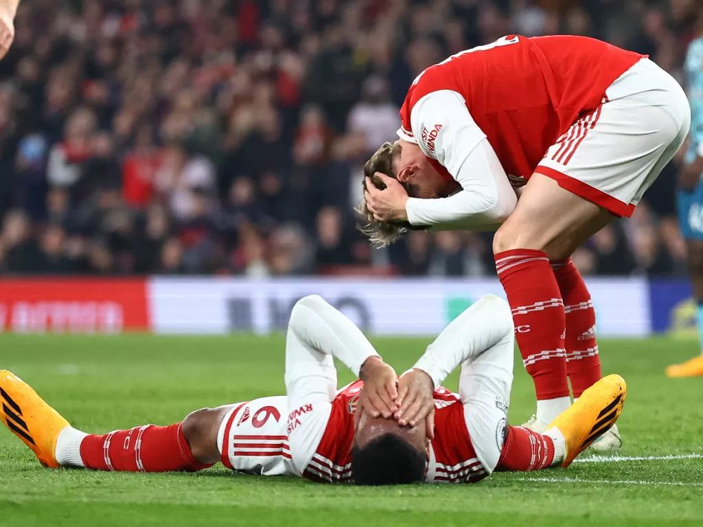 Para pemain Arsenal frustasi udai gagal meraih kemenangan saat melawan Southmapton. (REUTERS/Hannah Mckay)