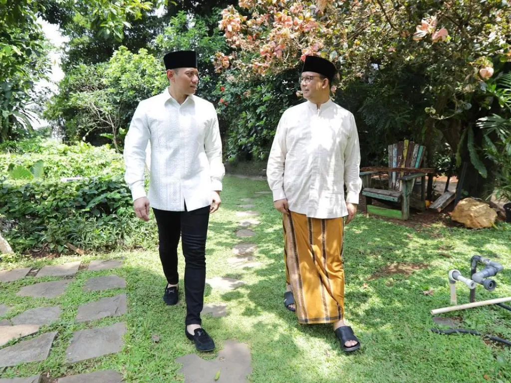 Ketua Umum Partai Demokar Agus Harimurti Yudhoyono (kiri) saat bersilahturahmi dengan Anies Baswedan (kanan). (Dok Demokrat)