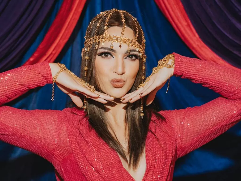 Potret Nia Ramadhani Bergaya Bak Wanita Arab (Instagram/@ramadhaniabakrie)