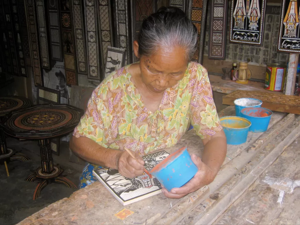 Menikmati kerajinan tangan hingga souvenir khas Tanah Toraja di Sulawesi Selatan. (Z Creators/Alan Munandar)